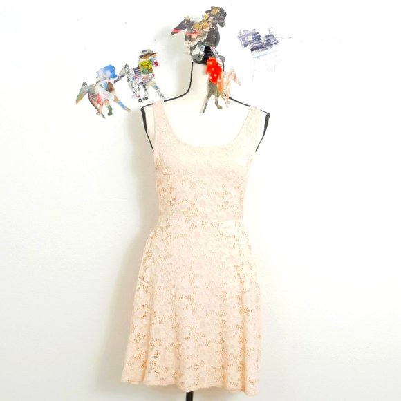 Free People Dresses & Skirts - Free People Cream Lace Sleeveless Open Back Dress